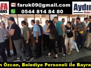 Başkan Özcan, Belediye Personeli iİe Bayramlaştı
