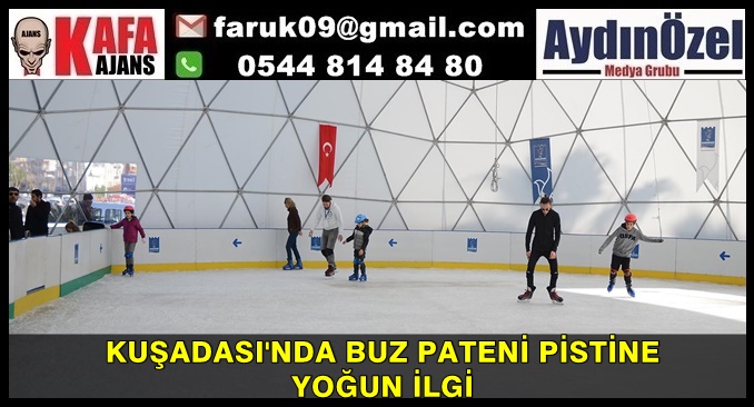 KUŞADASI'NDA BUZ PATENİ PİSTİNE YOĞUN İLGİ