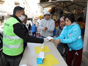 Gaziemir’in pazaryerlerinde koronavirüs seferberliği