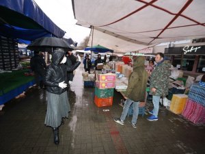 EFES SELÇUK HALK PAZARI'NDA SIKI ÖNLEMLER