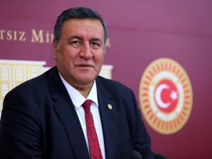 Gürer: “Binlerce gazeteci işsizlik tehdidiyle karşı karşıya”