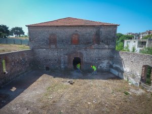 Bergama’daki tarihi binalara restorasyon başladı