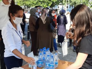 Başkan Atay, LGS'de Öğrencileri Yanlız Bırakmadı