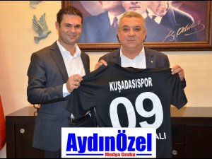 KUŞADASISPOR’DAN BAŞKAN KAYALI’YA ZİYARET