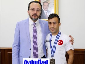 ADÜ'de Kick Boks Gümüş Madalya Sevinci