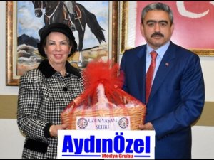 Işılay SAYGIN ve Ekibi Nazillideydi