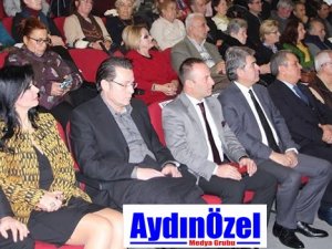 Kuşadalı Mahmut Esat BOZKURT Anıldı