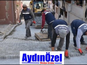 KUŞADASI EGE MAHALLESİ'NDE YOL ÇALIŞMASI