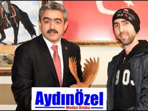 Beşiktaşlı Çarşı Esnafından Yeni Yıl Hediyesi