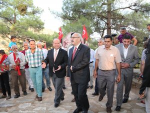 GÖZPINAR ŞEHİTLERİ DUALARLA ANILDI