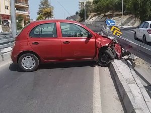 Kuşadası Yeni  Yapılan Yol Kavşagında  Kaza