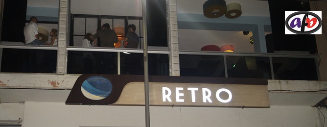 Retro Cafe&Bar:Sıcak ve samimi ortam.