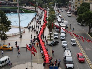 EFELER BELEDİYESİ’NDEN 500 METRELİK TÜRK BAYRAĞI İLE CUMHURİYET YÜRÜYÜŞÜ