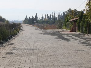 IŞIKLI VE KADIKÖY MAHALLERİ BAĞLANTI YOLUNA PARKE TAŞI DÖŞENDİ