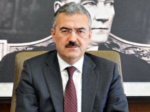 Vali Erol AYYILDIZ : Coşkuyla Kutluyoruz