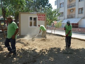 KUŞADASI BELEDİYESİ PARKLARI YENİLİYOR