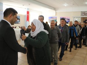 KUŞADALI BAŞKAN ÖMER GÜNEL’İ KUCAKLADI