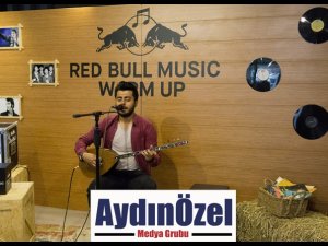 Red Bull Music Warm Up ile sahne sırası Ege Üniversitesi'nde