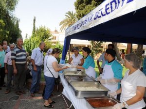 MENDERES, BÜYÜKŞEHİR BELEDİYESİ TARAFINDAN ANILDI